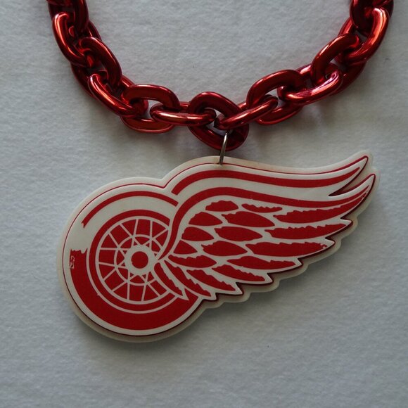 Detroit Red Wings Hockey Red Fan Chain Necklace Foam Logo USA New Bling - Picture 3 of 7